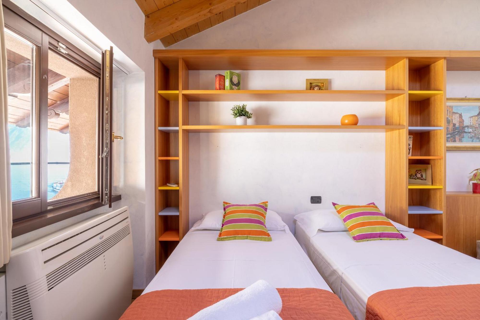 Apartment By The Ferry - Menaggio Exterior photo