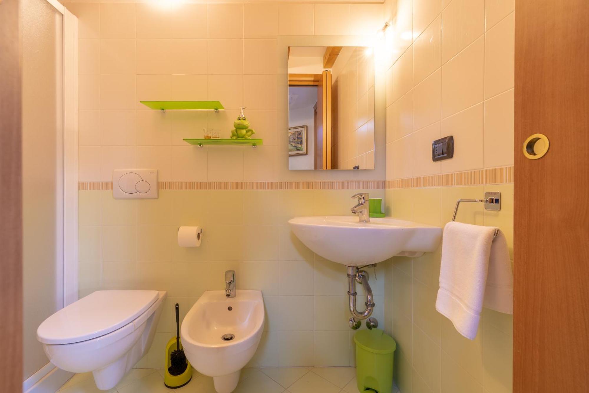 Apartment By The Ferry - Menaggio Exterior photo